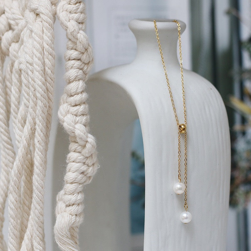 Arvo Pearl Drop Necklace